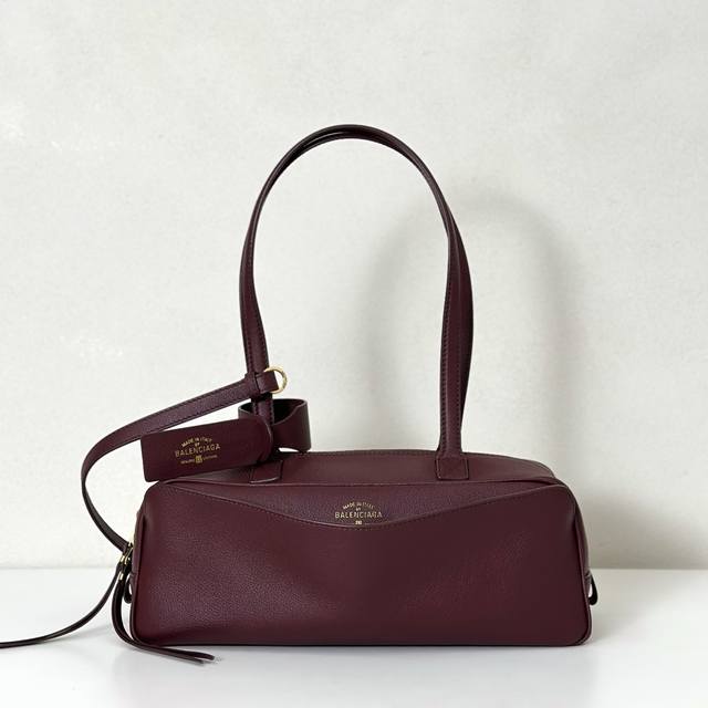 Balenciaga Carrie small Christmas red full leather bowling handbag size: length