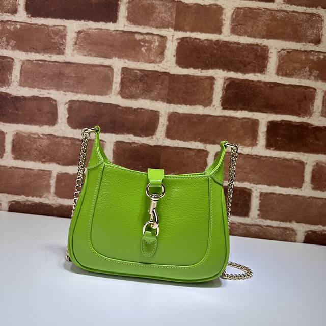 counter quality, top original goods, real shot! 782889 wrinkled lacquer green, s