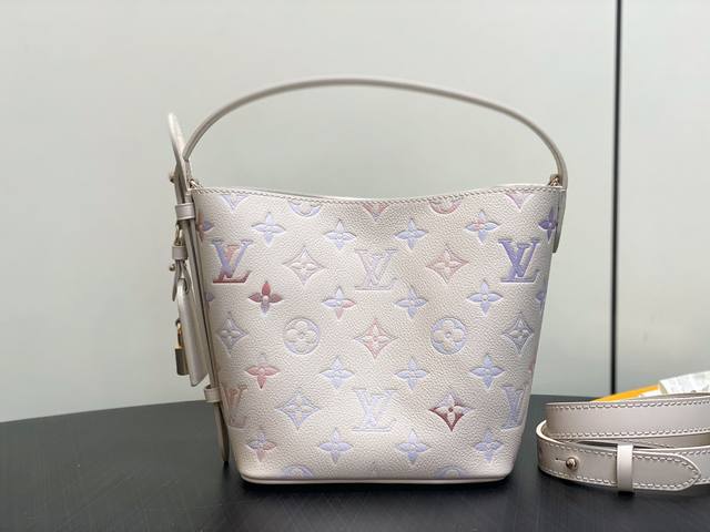 Original M25673 Off-White Gradient Leather Bucket Bag. The All In Bb Bucket Bag,