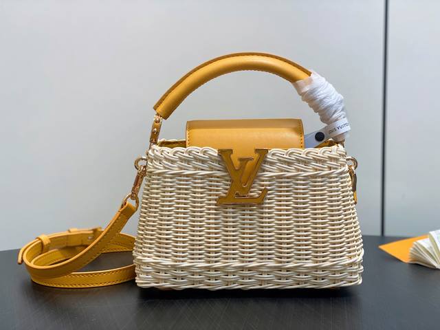 Original boutique M11617 yellow woven leather Capucines mini handbag, M11617, br