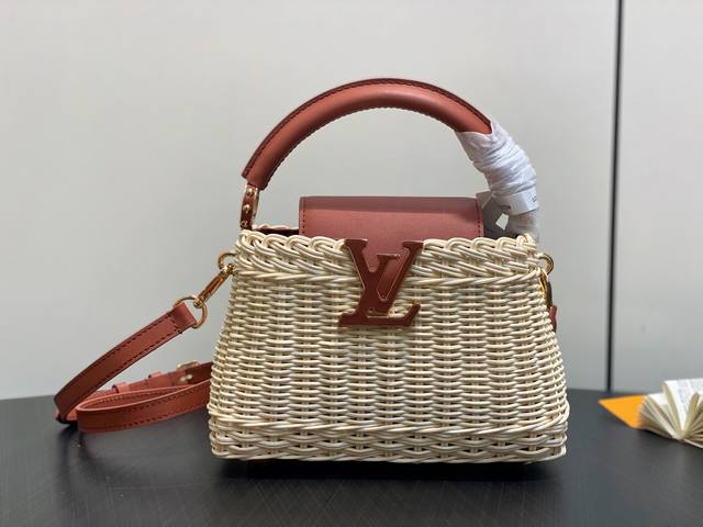 Original boutique M11617 brown woven leather Capucines mini handbag, M11617 brow