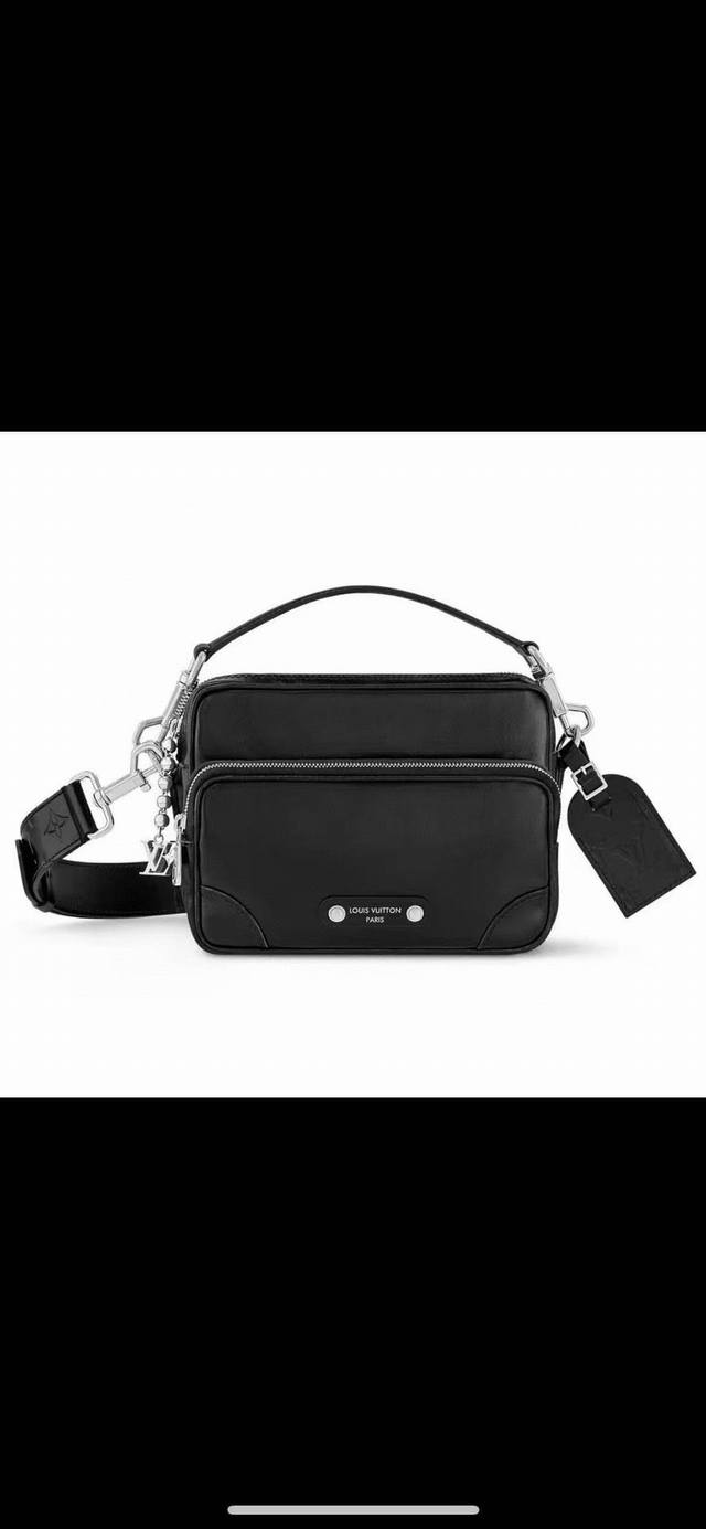 News 163 Premium Original M13987 This Ni handbag shines with the elegant sheen o