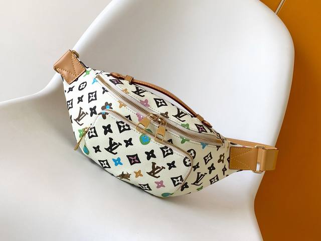 M24858 White and black top-grade original Rush waist bag. This Rush waist bag is