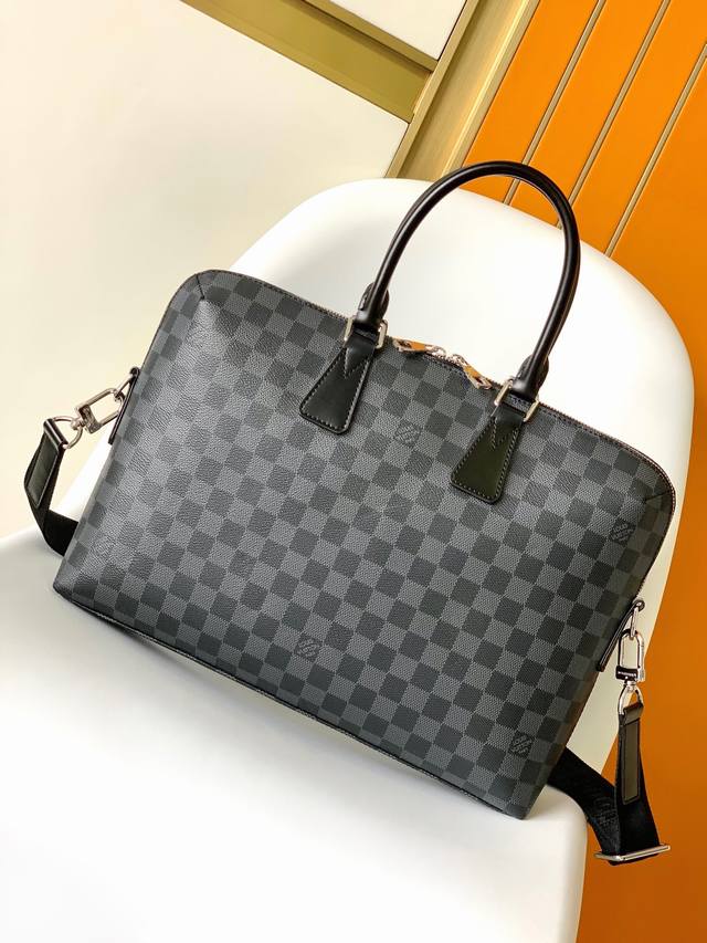 Original N48224 Porte-Documents Jour briefcase is crafted from the instantly rec