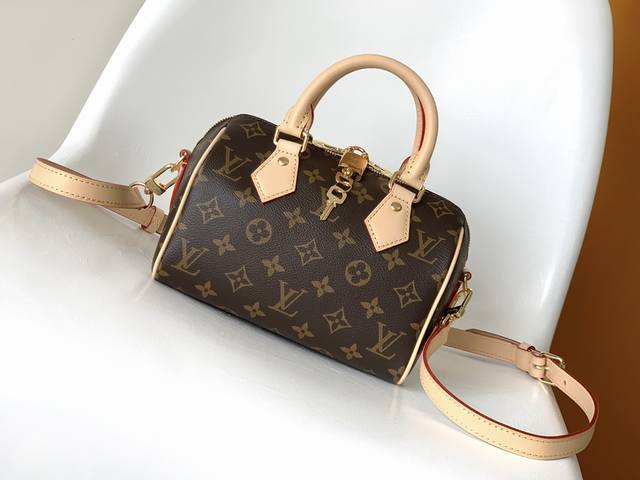 M46222 Apricot M46234 Black M45957 Black M45948 Red The shoulder strap is not ad