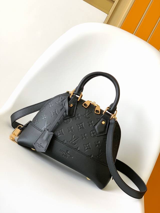 top-grade imported cowhide leather, size 44829. The N