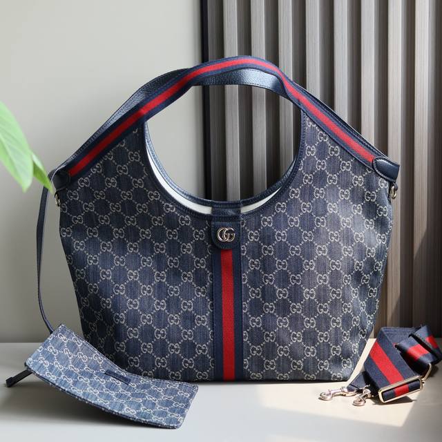 Counter quality, original leather, style number 853972 blue denim, size 50X47X14
