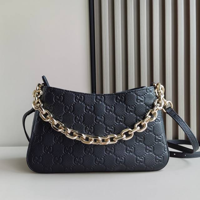 Top-grade original Gg Emblem series small shoulder bag, with creative design and