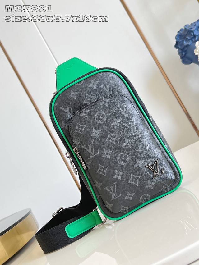 Factory Price P Premium Original M25891 This Avenue Small Shoulder Bag is crafte