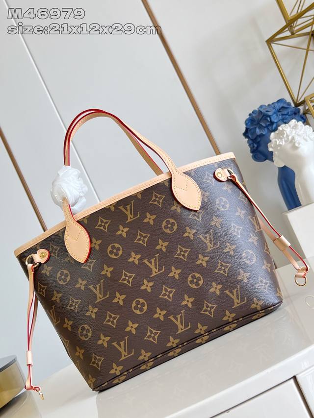 Factory Price P Premium Original M46979 This Neverfull Small Tote features Monog