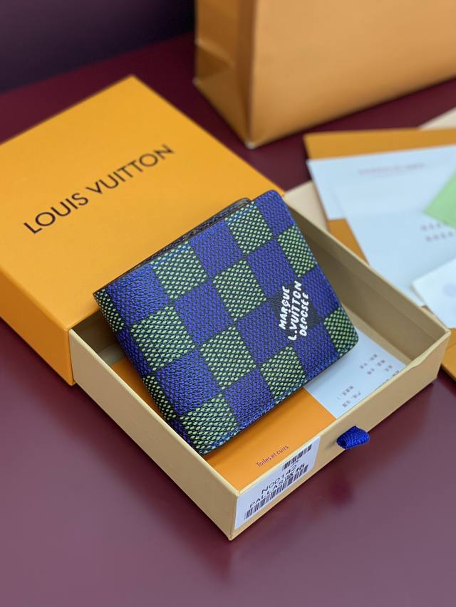 Factory Price P N00142 Blue Plaid Short Wallet! This Multiple Wallet is made of