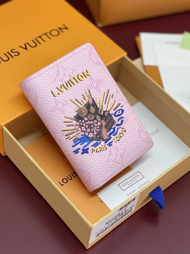 Factory Price: P M25971 Hard Case Pink! This versatile pocket wallet is crafted