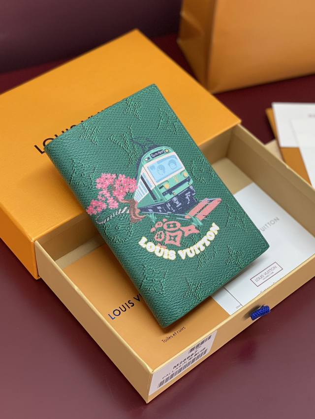 Factory Price P M25967 Train Green! Passport Holder! This passport holder is cra