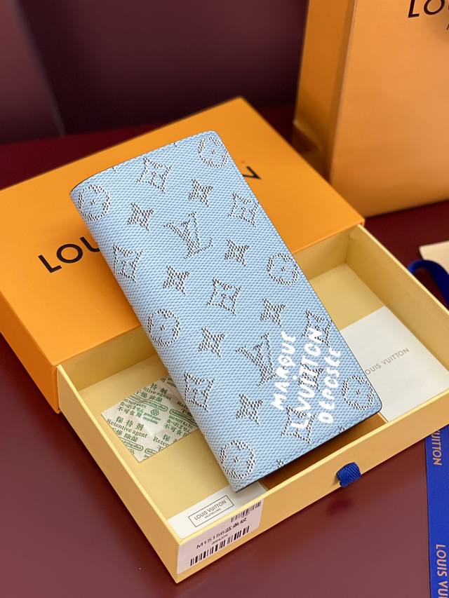 Factory Price: P M15156 Blue Stripes! Brazza Wallet! This Brazza Wallet features
