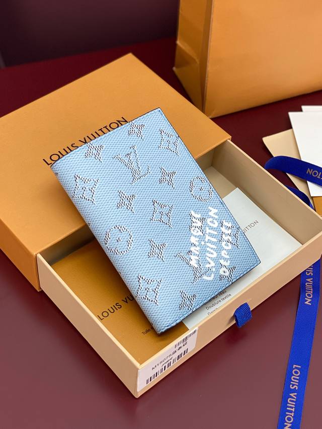 Factory Price: P M15075 Blue Stripes! Passport Holder! This passport holder feat