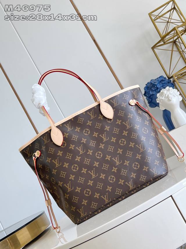 Factory Price P Premium Original M46975 This Neverfull medium tote features soft