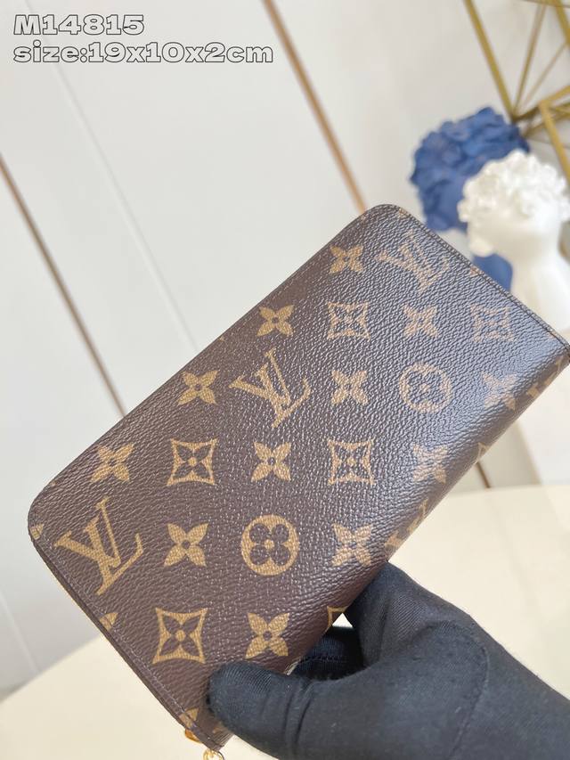 Factory Price P Top-Quality Original M14815 A Louis Vuitton icon, this Zippy wal