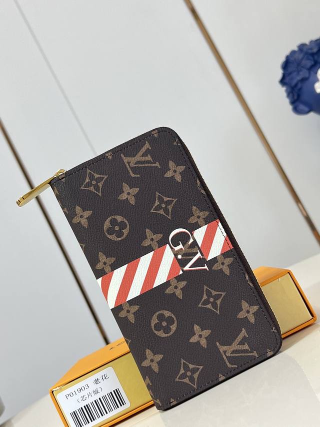 Factory Price P Top-Quality Original M01903 Monogram. This iconic Louis Vuitton