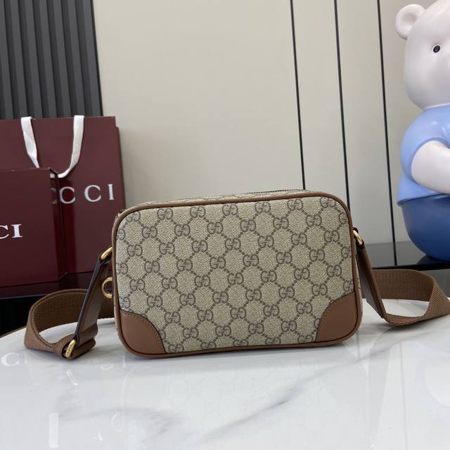 New Gucci Bag, top-quality, genuine product, real photos! Style 821216, brown le