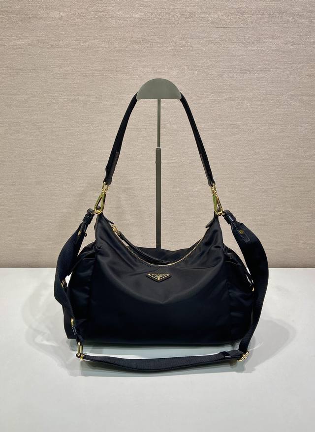 Premium Original New Product 1Bc264 Exploration Bag. This Exploration Bag featur