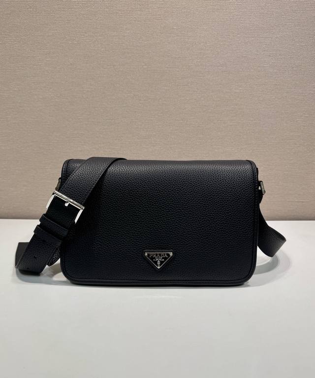 Premium Original New Messenger Bag 2Vd075 This sophisticated and versatile shoul