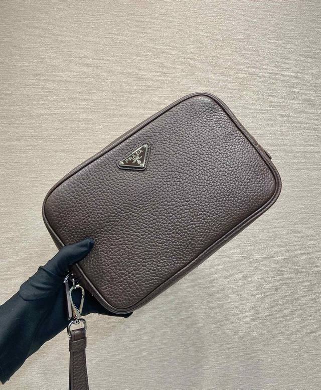Premium Original New Clutch 2Vf017 This clutch boasts a minimalist and practical