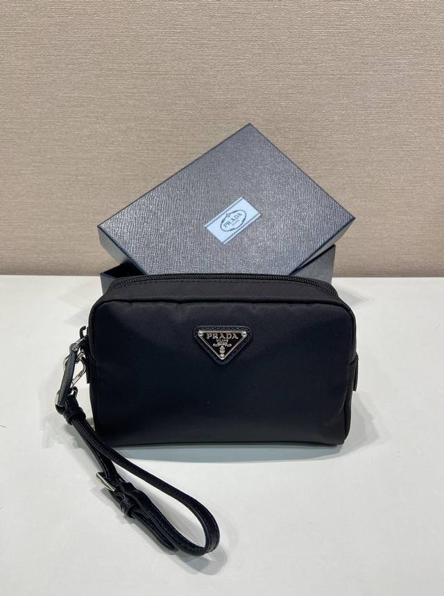 Premium Original New Clutch 1Ns021 Large Size This clutch is crafted from innova