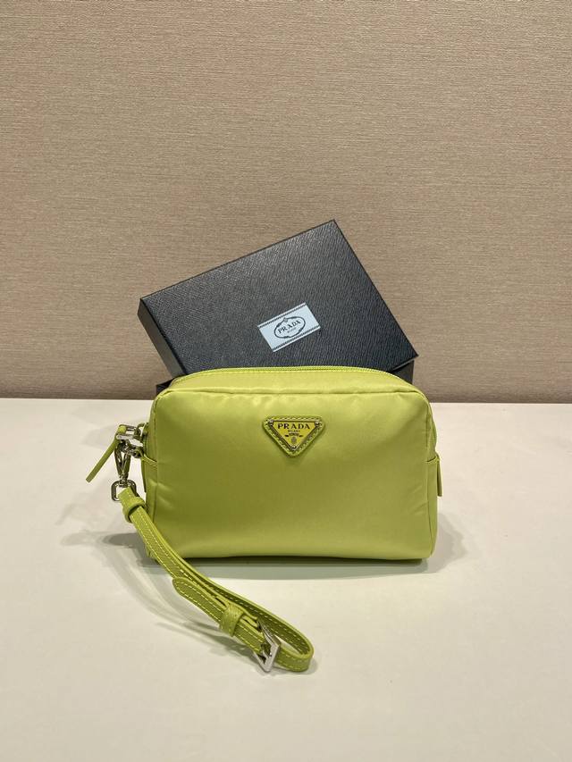 Premium Original New Clutch 1Ns021 Large Size This clutch is crafted from innova