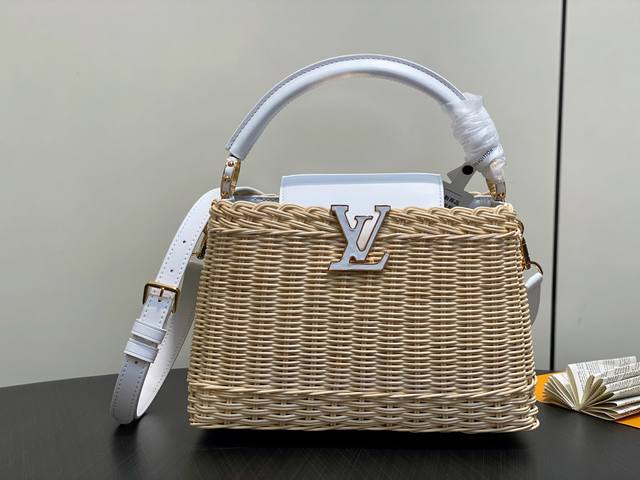 Factory Price P Top-quality original M26005 White Braided Leather Capucines Bb H
