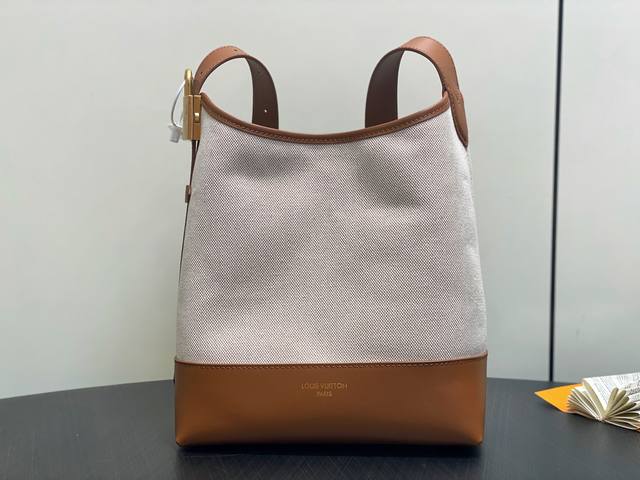 Factory Price P Premium Original M25468 Beige and Brown Leather Bucket Bag. New