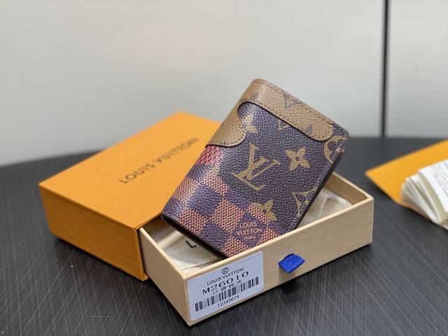 Factory Price: P. Top-quality original M26010 Yellow Flower Card Holder Wallet.