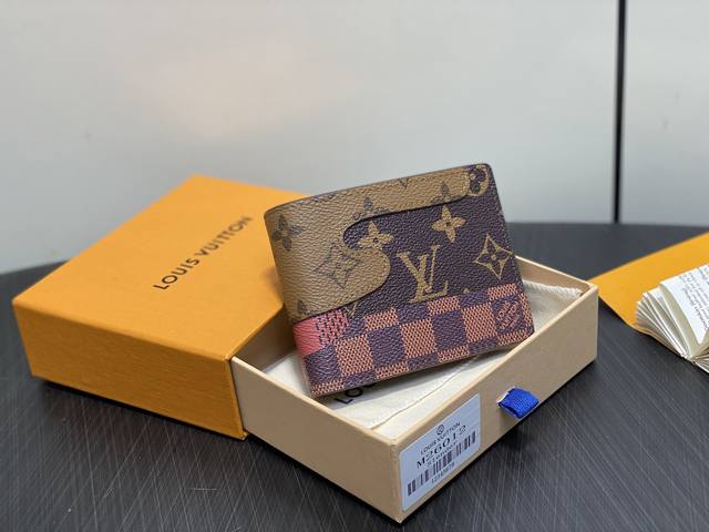 Factory Price P Top-grade original M26012 Yellow Flower Short Suit Wallet, a new
