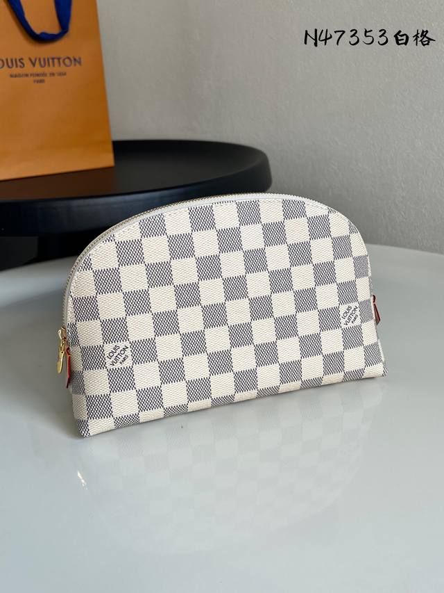 Factory Price P Chip Edition Large Cosmetic Bag N47353 White Check This large co
