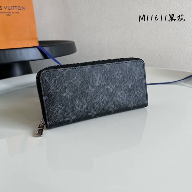 Factory Price P Chip Edition Top-Quality Original M11611 Black Flower. A Louis V