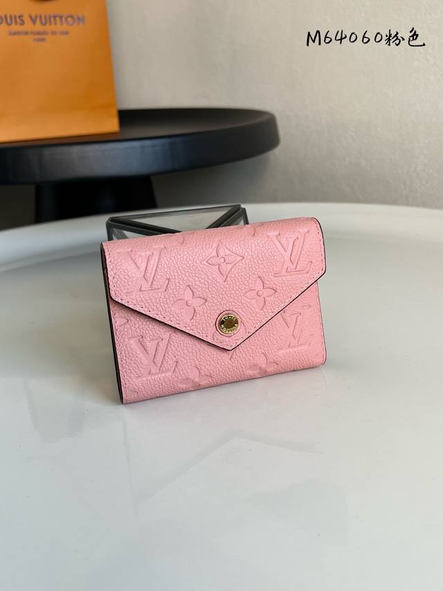 Factory Price P Chip Version M64060 Pink Wallet Made of luxurious embossed leath