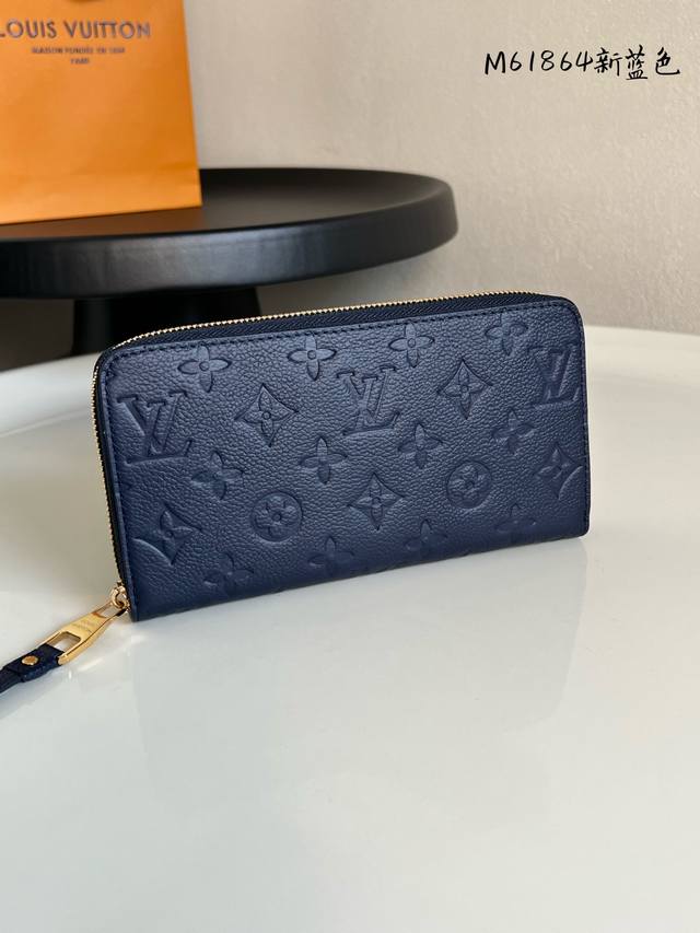 Factory Price P M61864 New Blue! A classic wallet updated with four new credit c