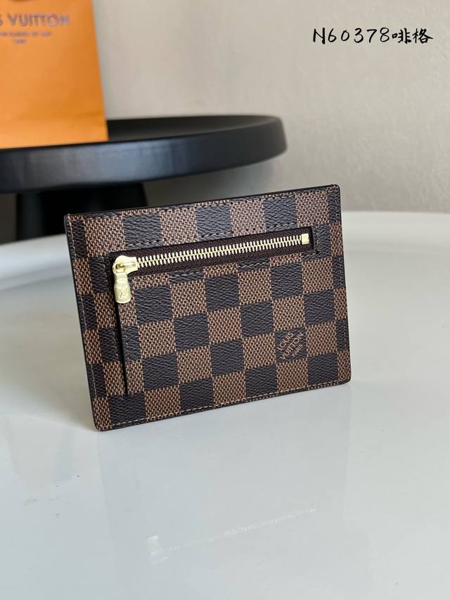 Factory Price P Chip Version N60378 The new ID card holder in brown is crafted f