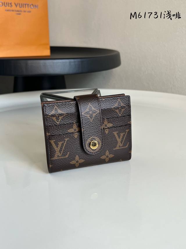 Factory Price: P Premium Original M61731 Brown Multi-Purpose Card Holder. This w