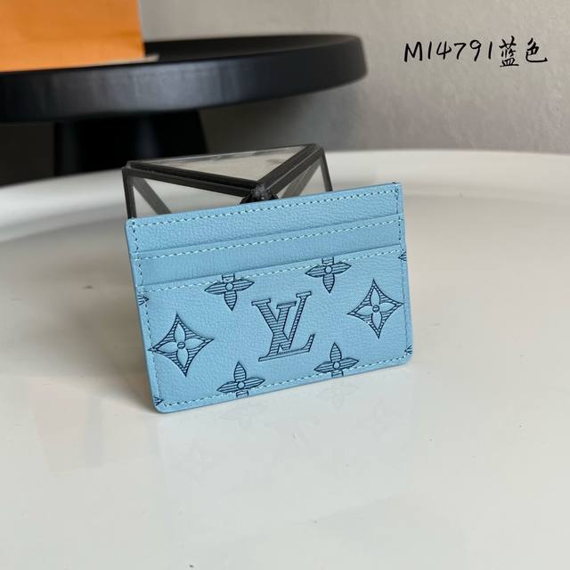 Factory Price P Chip Version M14791 Blue Made of Top Grain Leather This card hol
