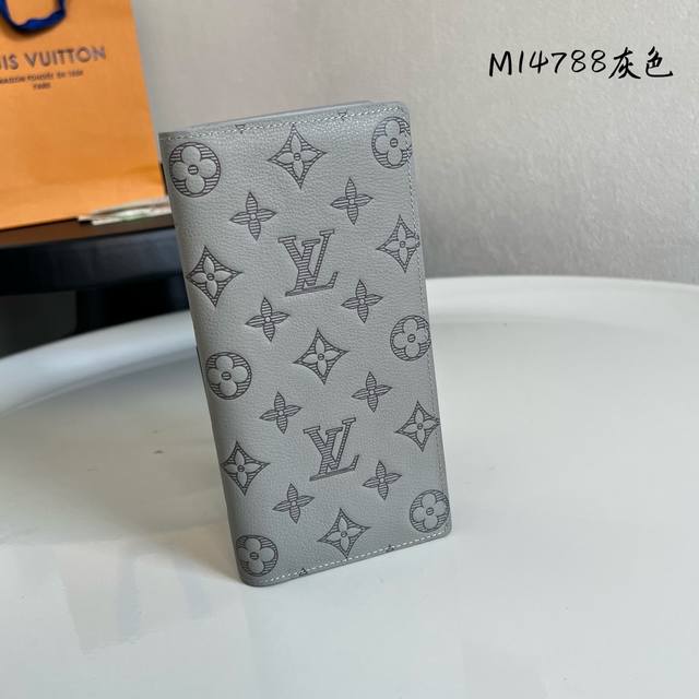 Factory Price P Chip Edition M14788. This gray full-leather long Brazza wallet i