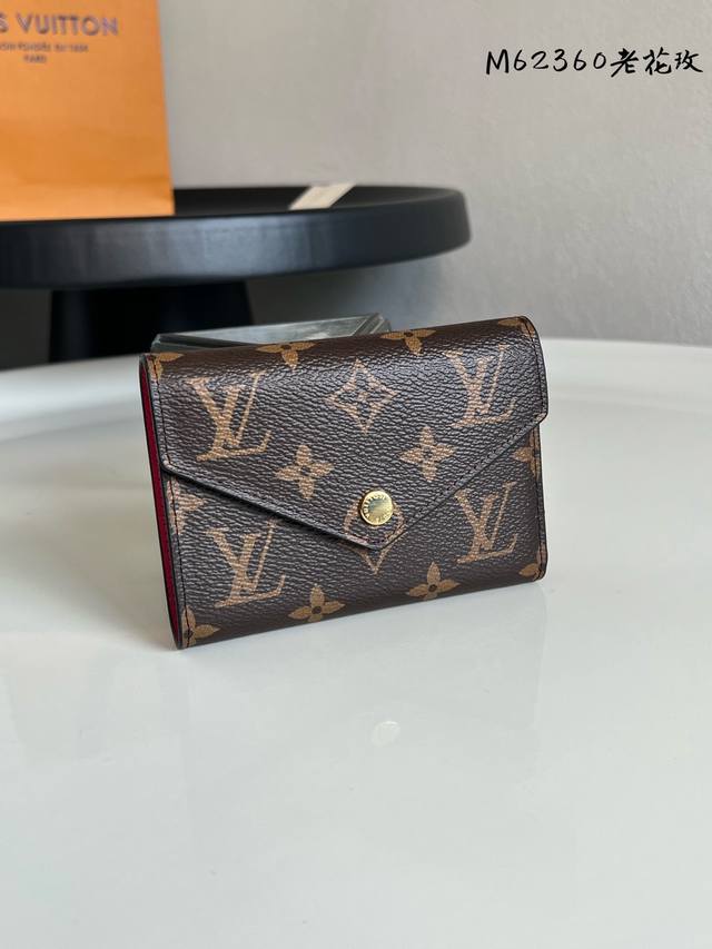 Factory Price: P M62360 Monogram Rose Red. This wallet is crafted from soft Mono