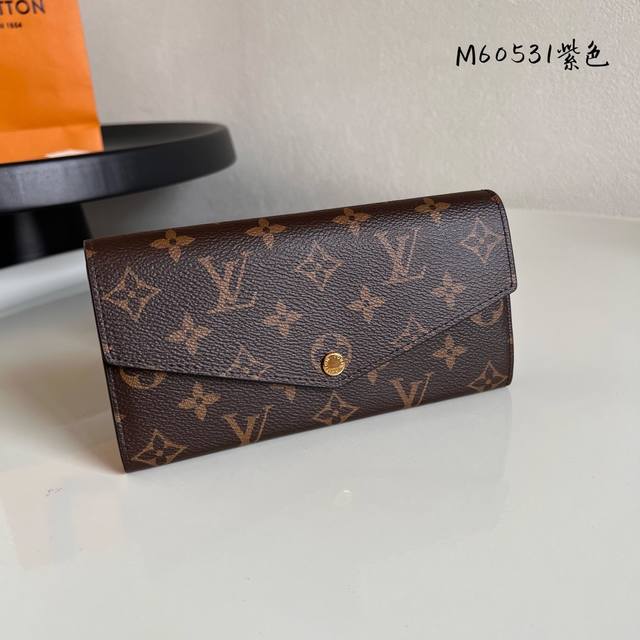 Factory Price P Chip Version M60531 Purple This envelope wallet is made of elega