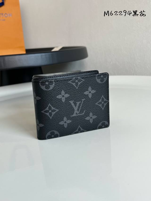 Factory Price P Chip Version M62294 Black Flower! The Slender Wallet is crafted