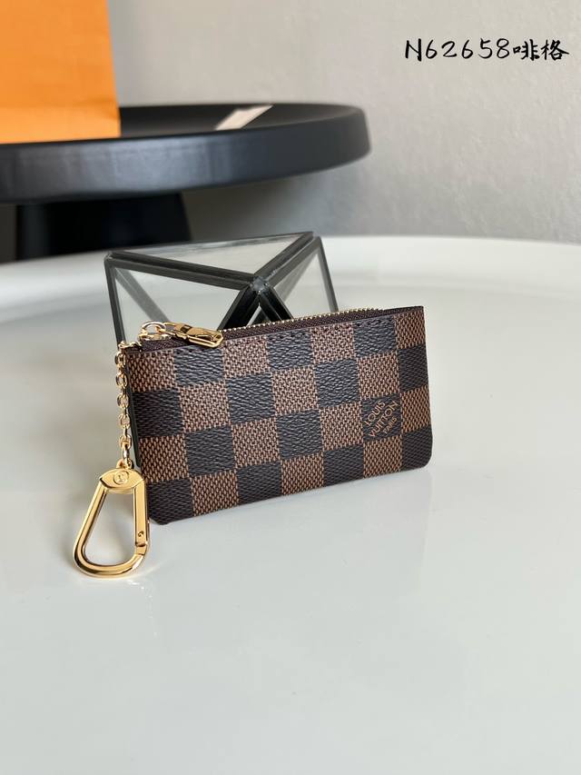 Factory Price P Chip Version N62658 Brown! This wallet evokes the leisurely days