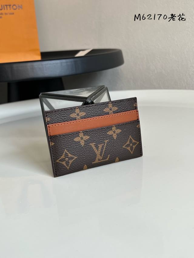 Factory Price P M62170 Presbyopia This stylish card holder in new Monogram Eclip