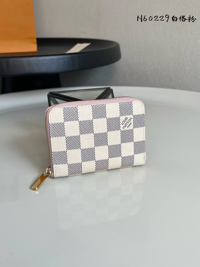 Factory Price P Chip Version N60229 White Grid Pink Zipper Coin Purse is an idea