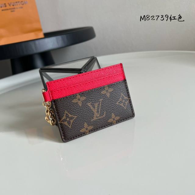 Factory Price P Chip Version Top-Quality Original M82739 Red! This Lv Charms bus