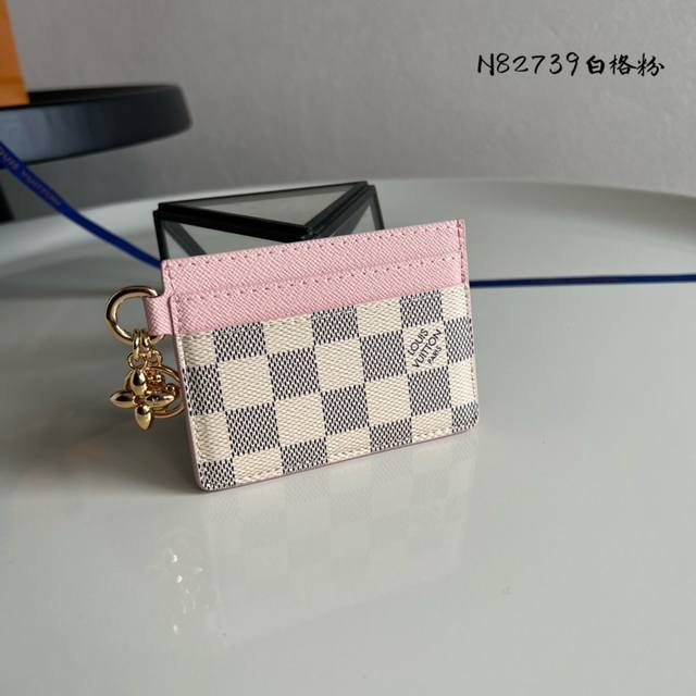 Factory Price P Chip Edition Top-Quality Original M82739 White Checkered Pink! T