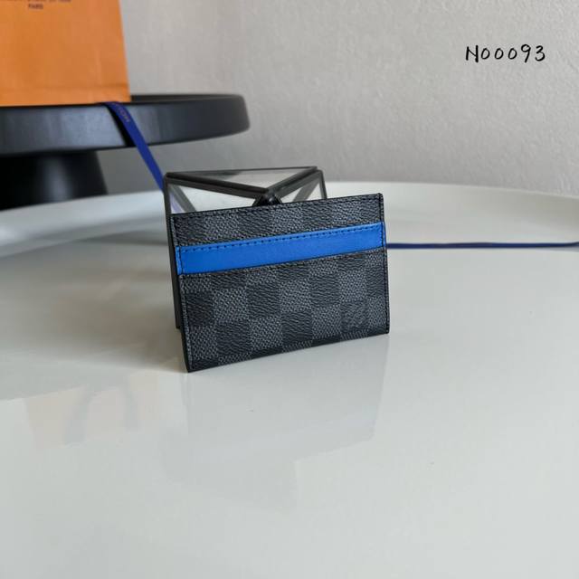 Factory Price P Chip Version N00093 This stylish card holder in new Monogram Ecl