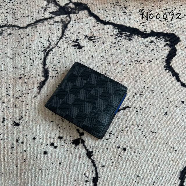 Factory Price P Chip Version N00092 This top-tier, genuine Louis Vuitton Slender